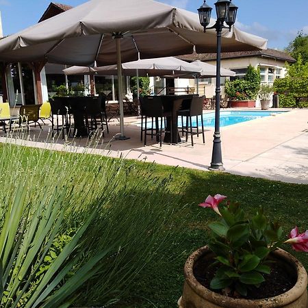 Hotel-Restaurant "La Gremelle" Ladoix-Serrigny Екстериор снимка