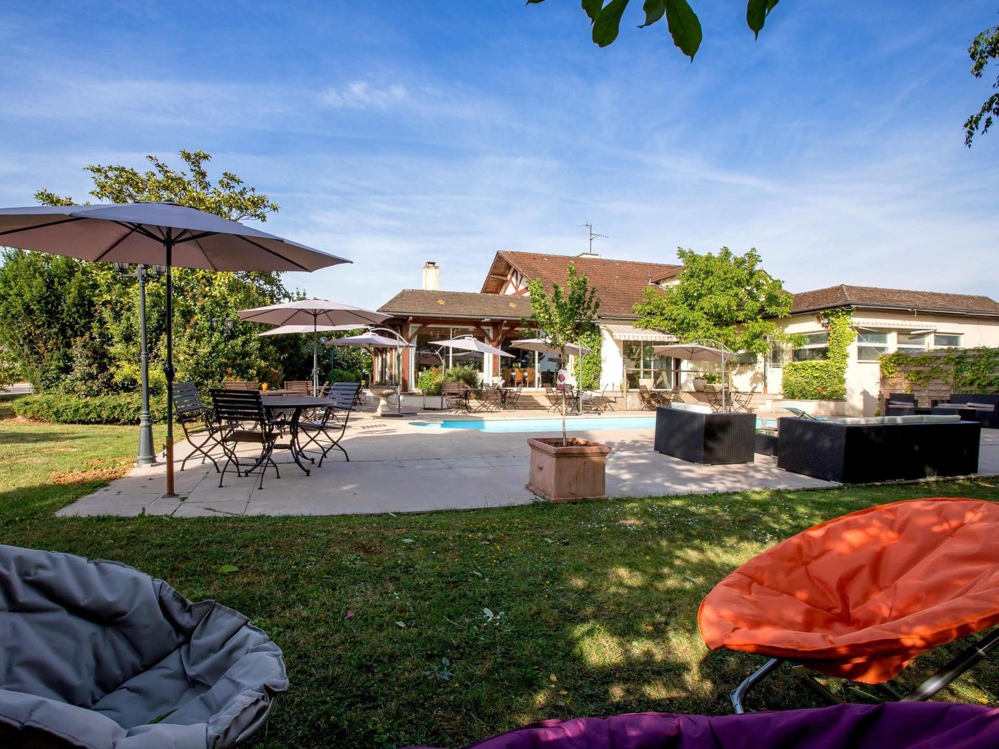 Hotel-Restaurant "La Gremelle" Ladoix-Serrigny Екстериор снимка