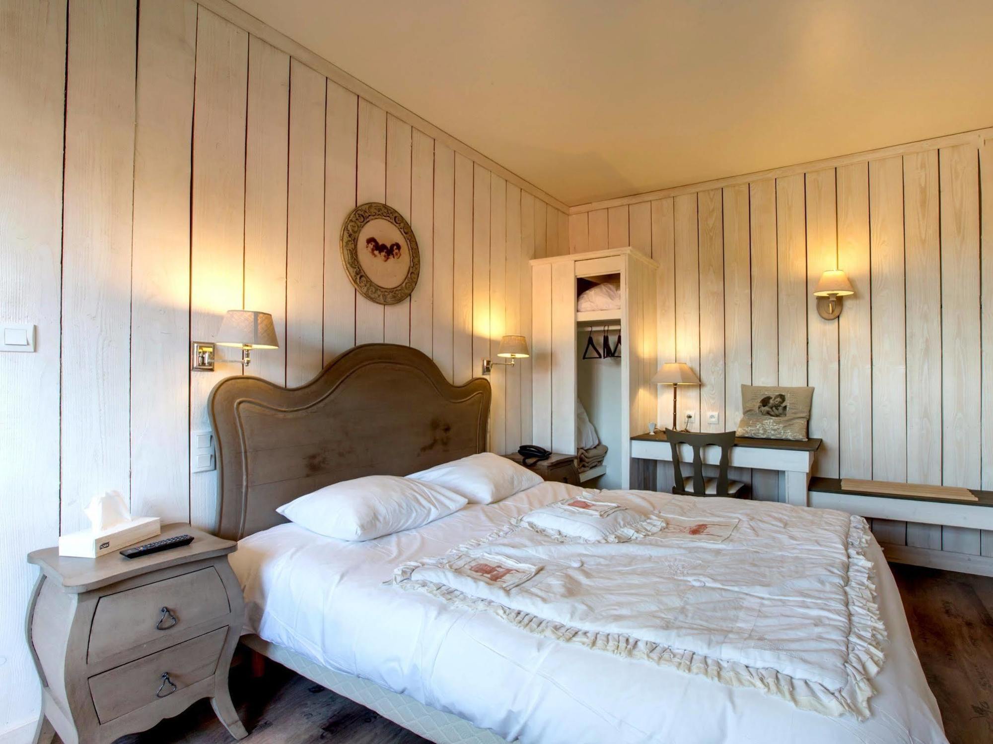 Hotel-Restaurant "La Gremelle" Ladoix-Serrigny Екстериор снимка