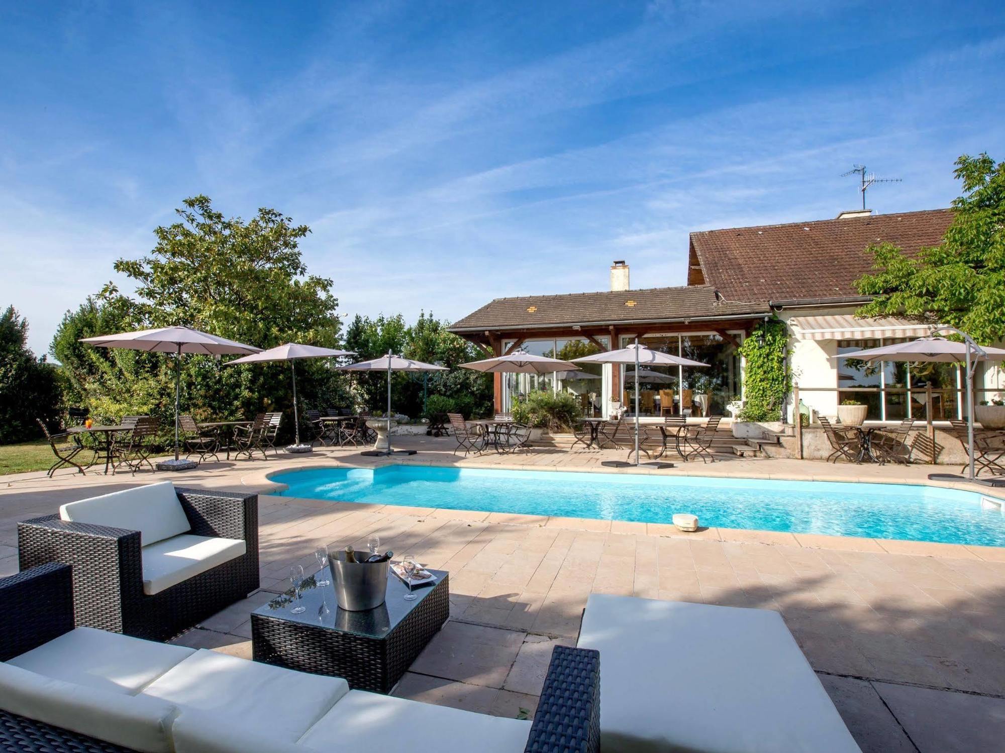 Hotel-Restaurant "La Gremelle" Ladoix-Serrigny Екстериор снимка